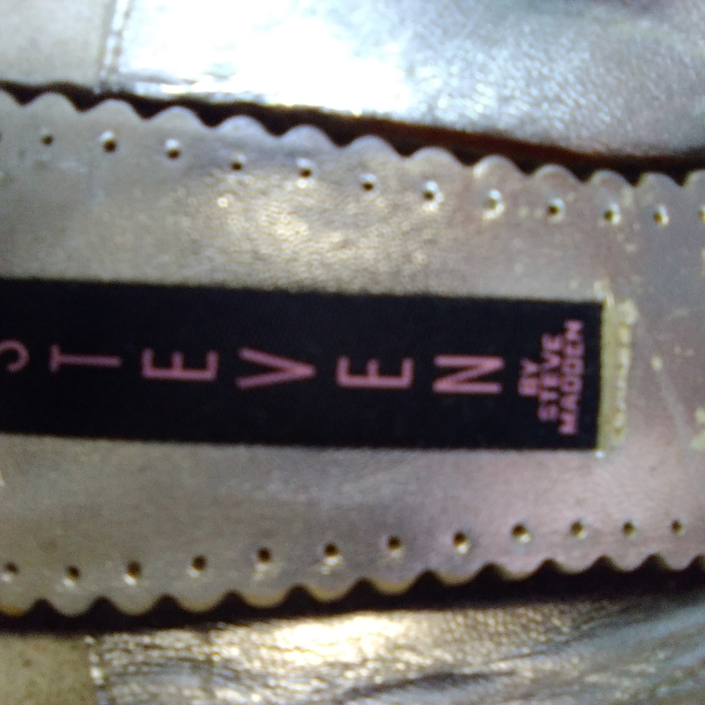 Steven Madden "Rheena" black Velvet Wedges trimmed in silver,made in Spain. - Picture 8 of 10